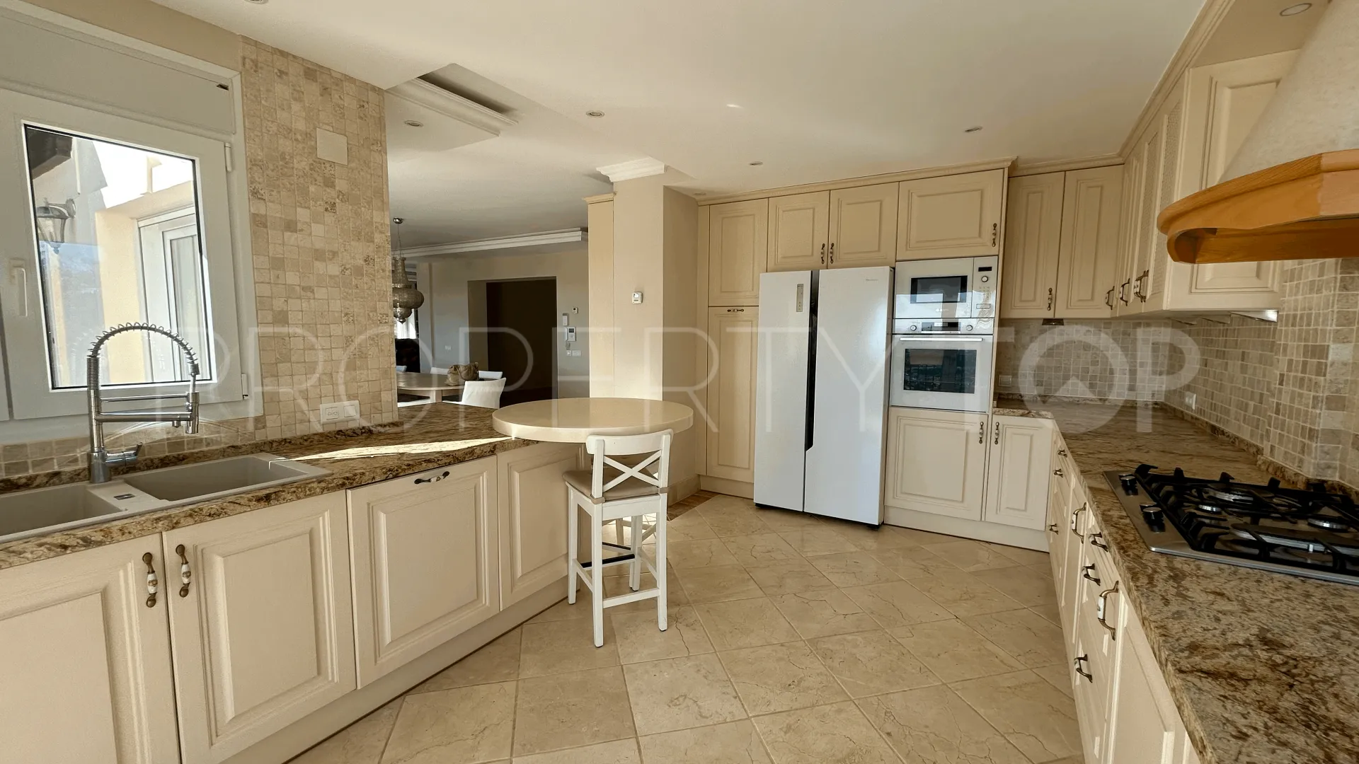 Estepona villa for sale