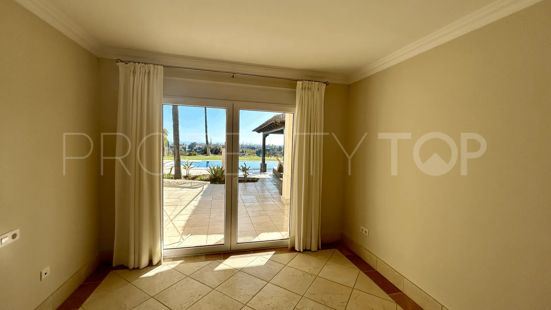 Estepona villa for sale