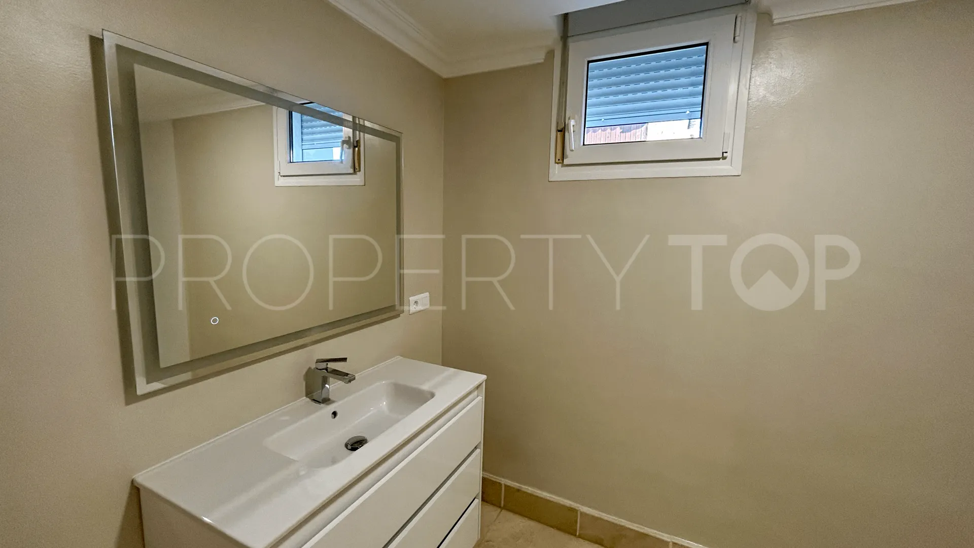 Estepona villa for sale