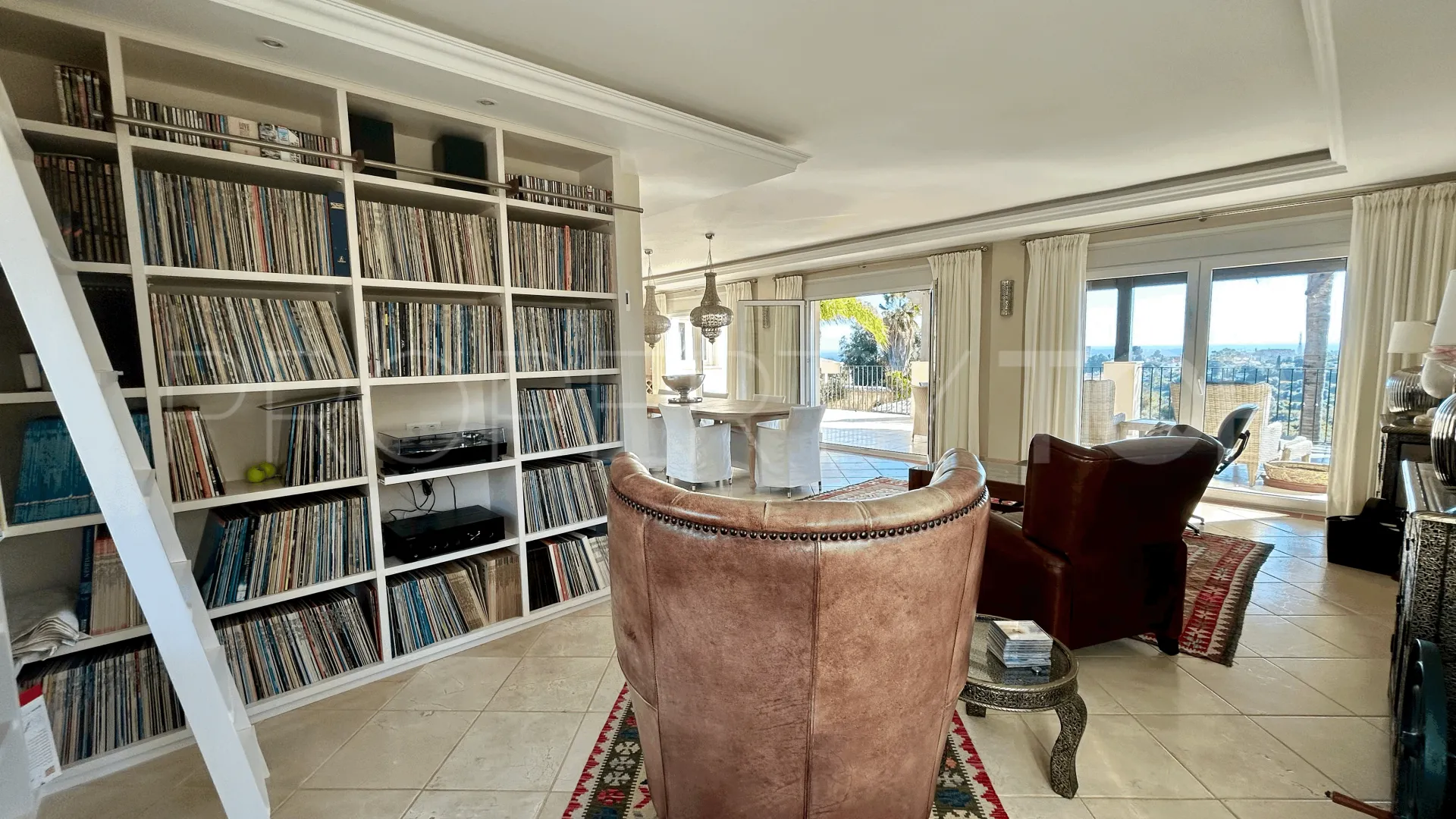 Estepona villa for sale