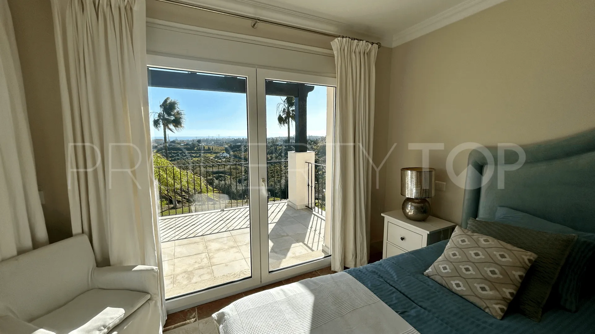 Estepona villa for sale