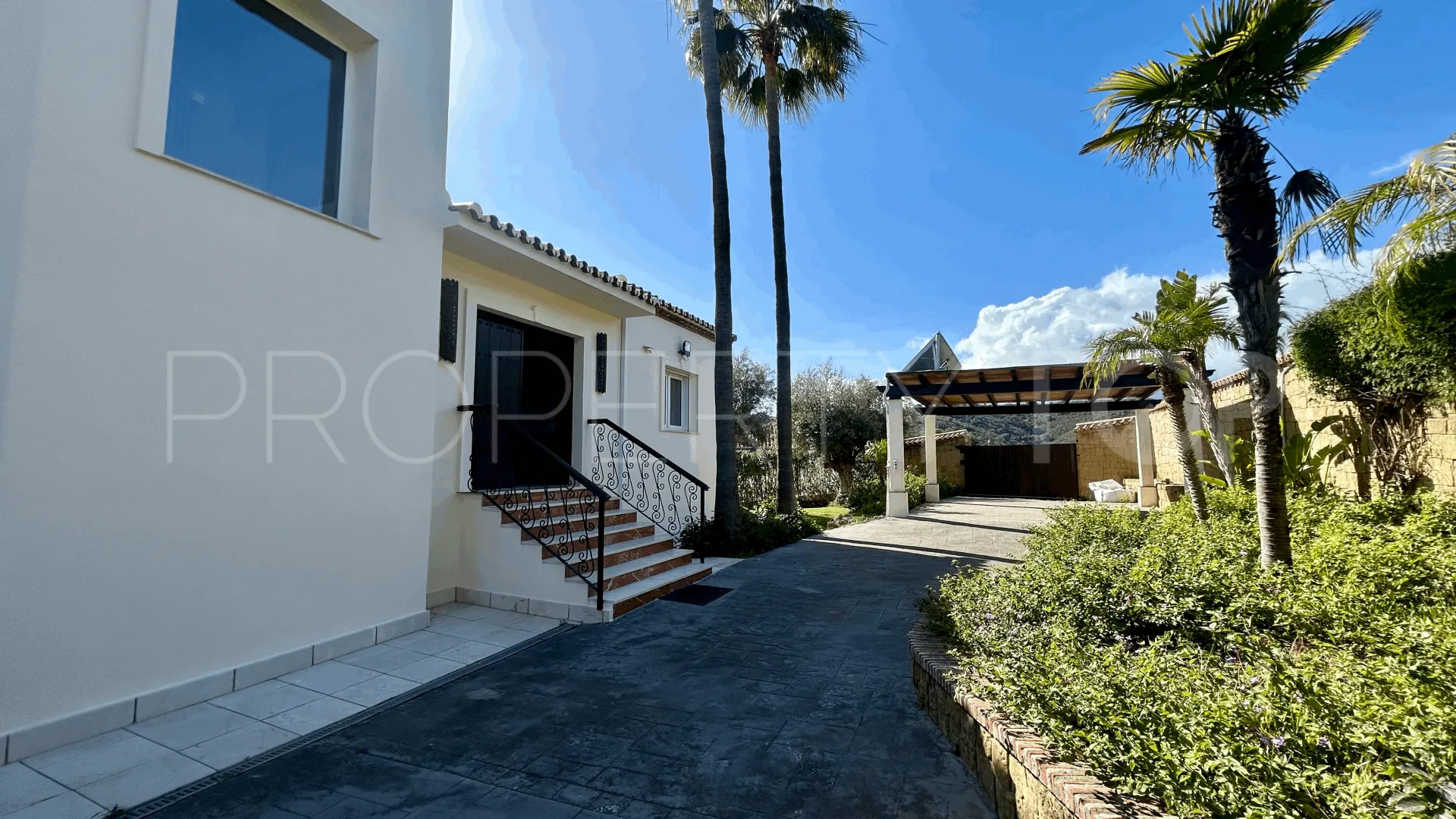 Estepona villa for sale