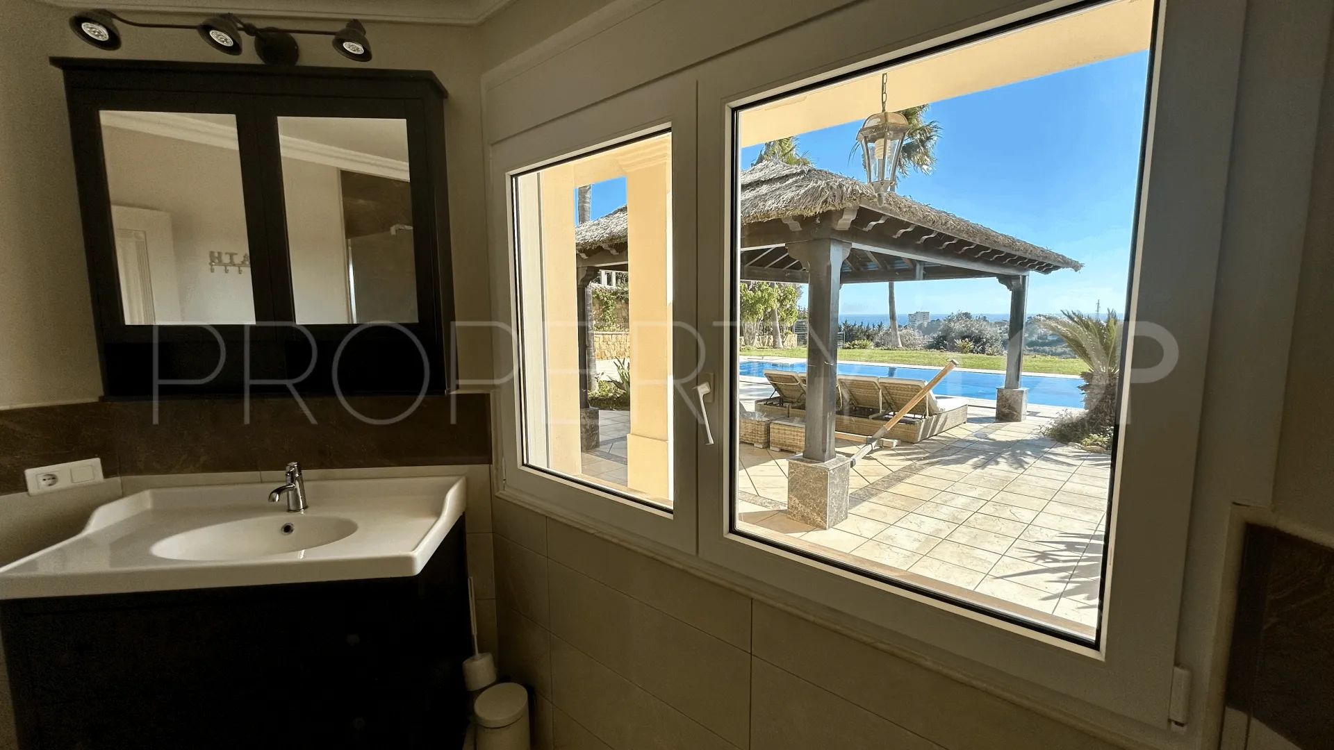 Estepona villa for sale