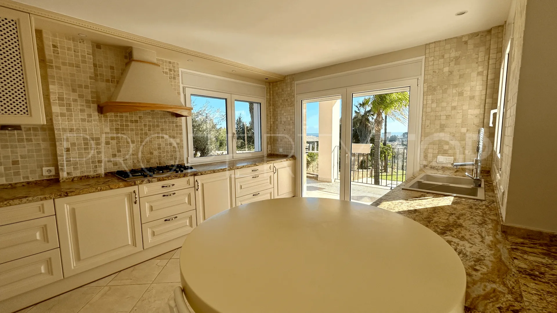 Estepona villa for sale