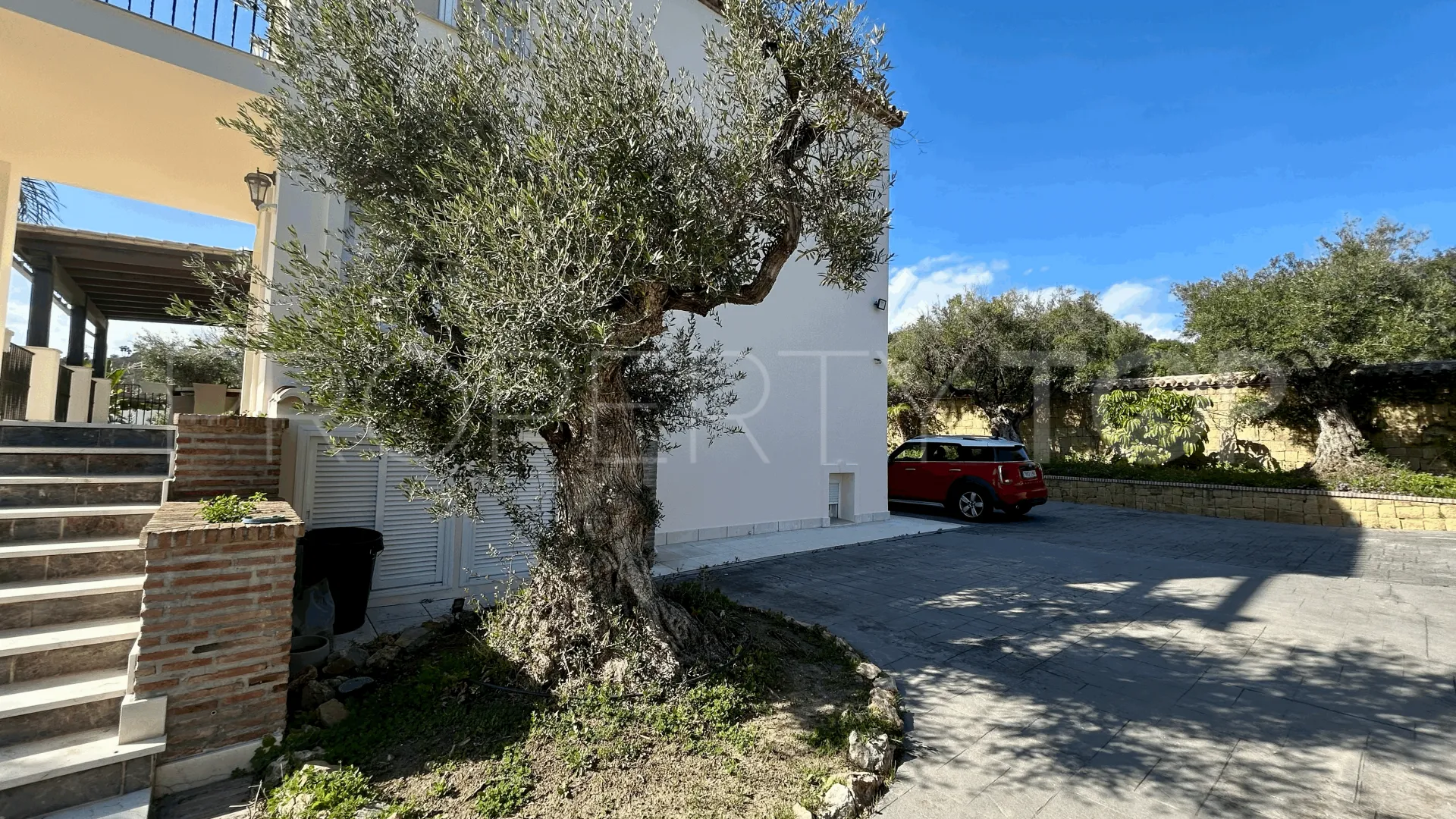 Estepona villa for sale