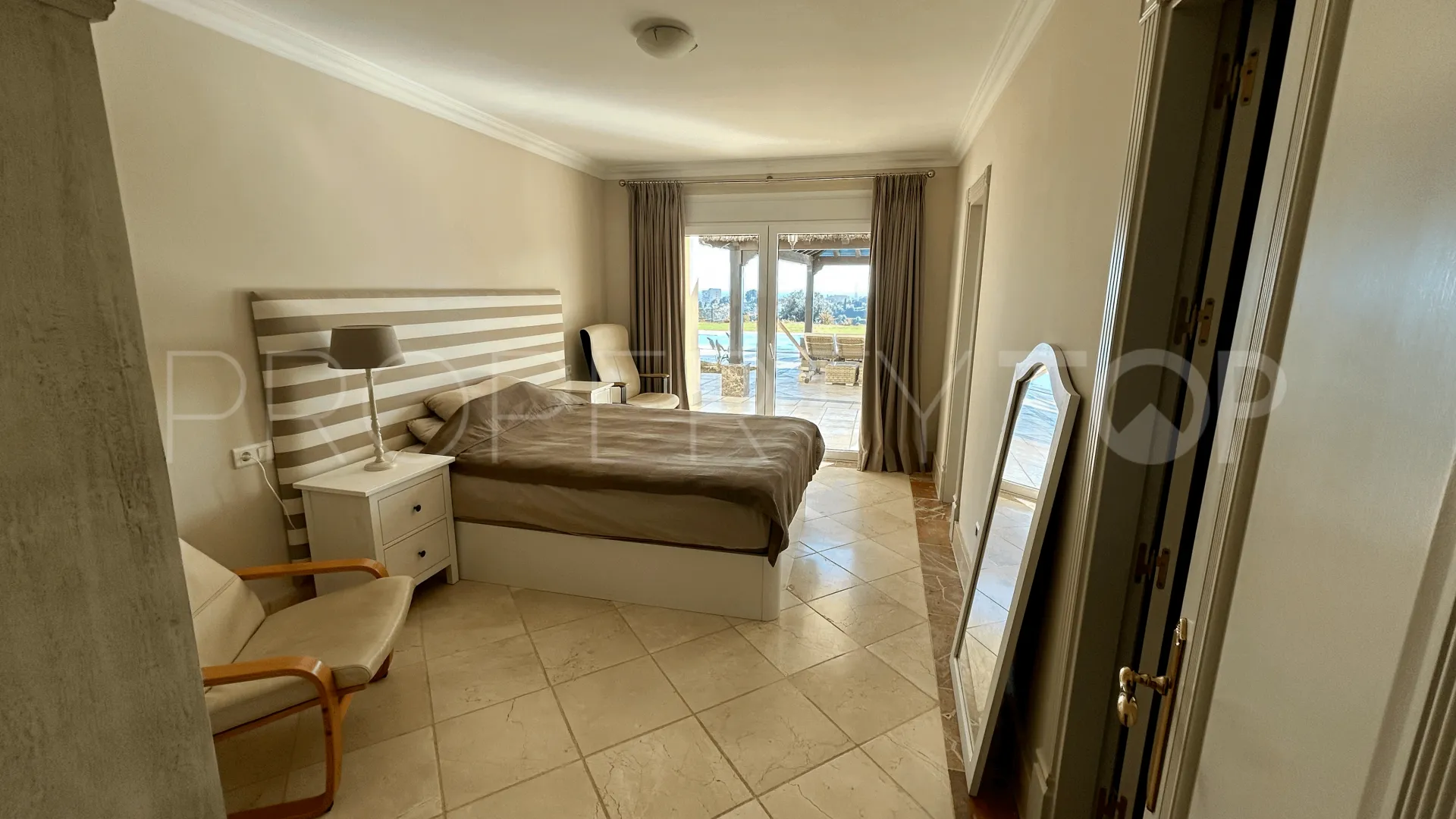 Estepona villa for sale