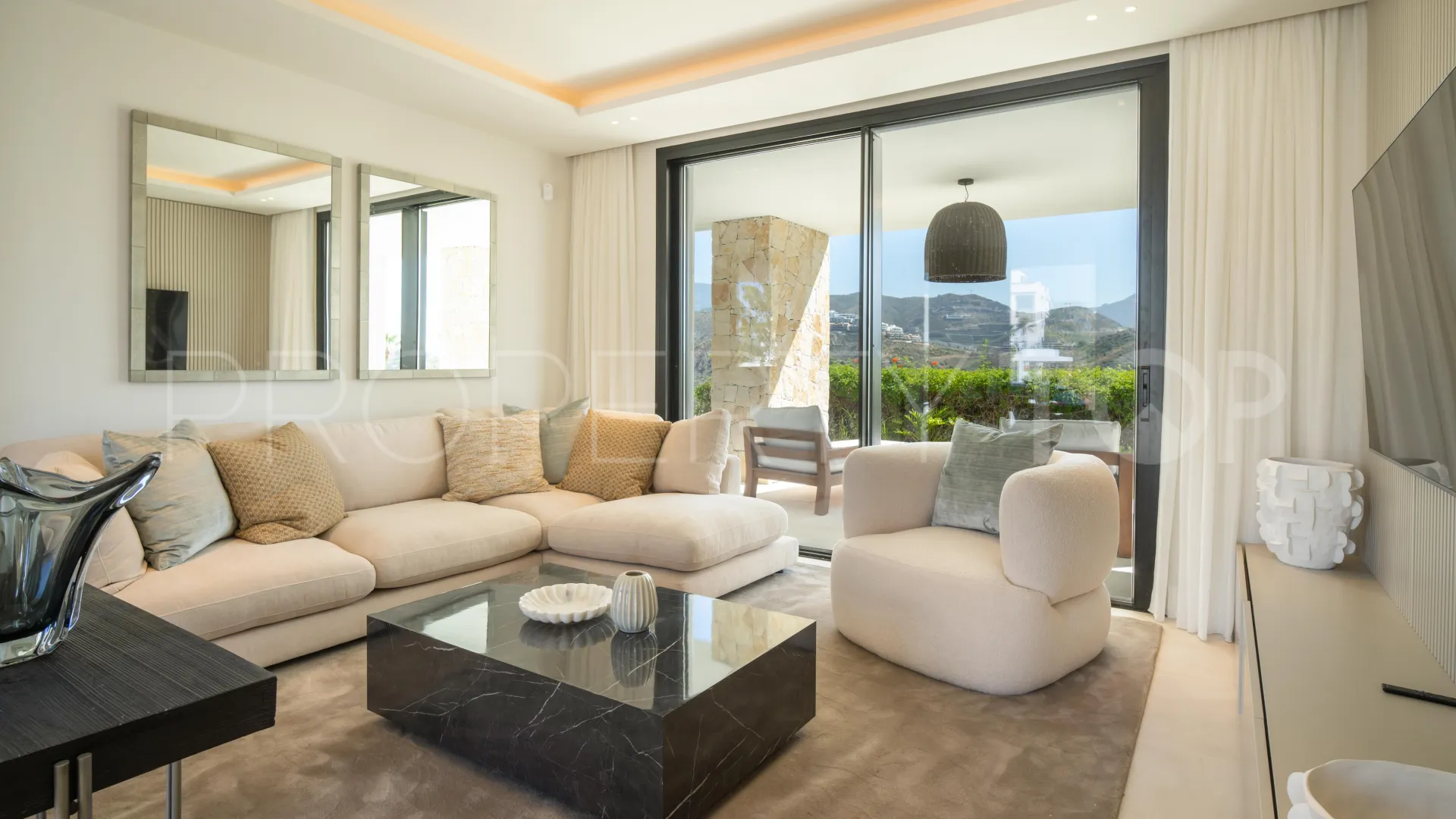 Villa in Benahavis for sale