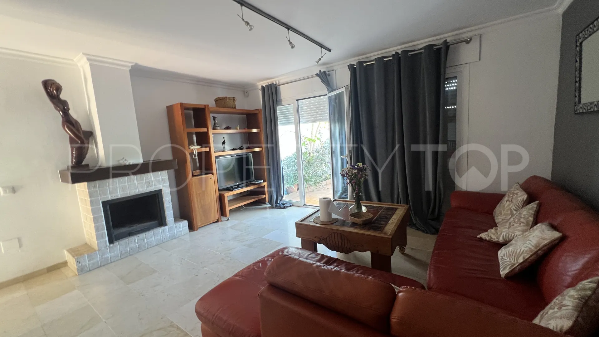 2 bedrooms town house for sale in Los Altos de Marbella