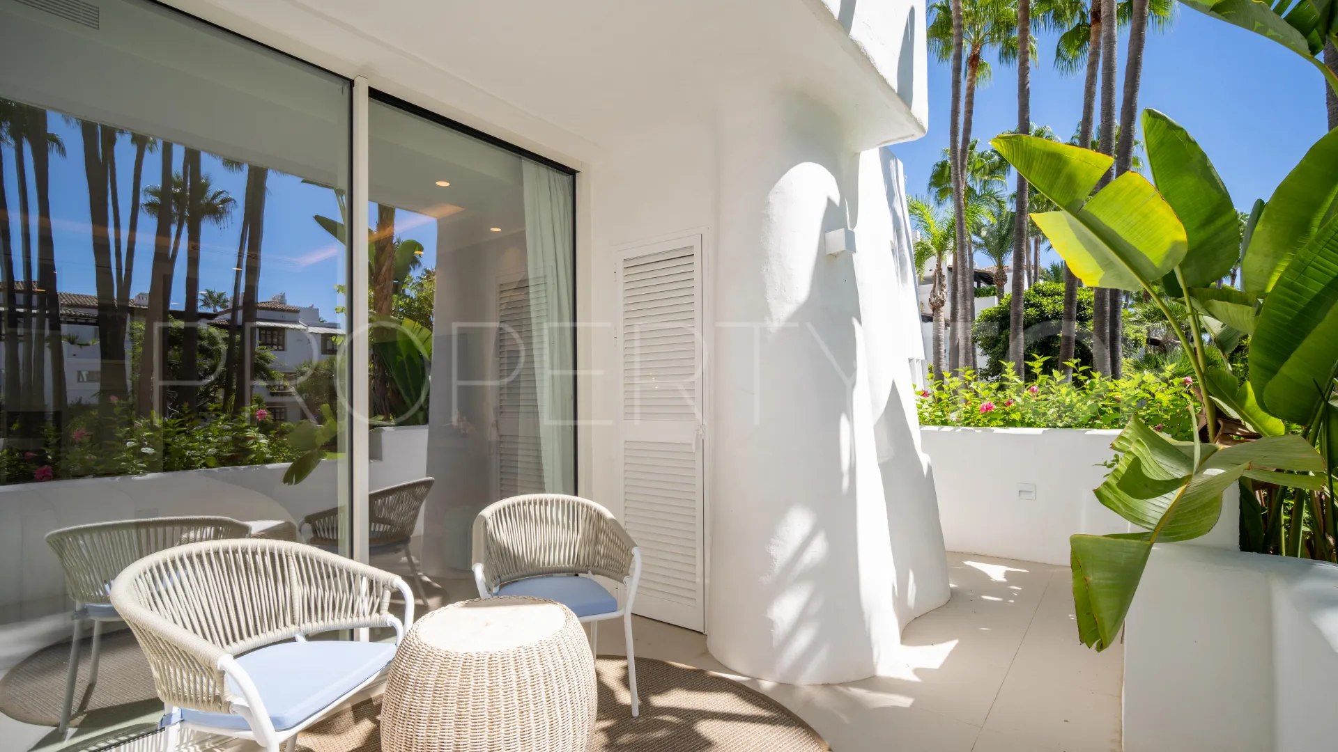 Buy Marina Puente Romano apartment with 3 bedrooms