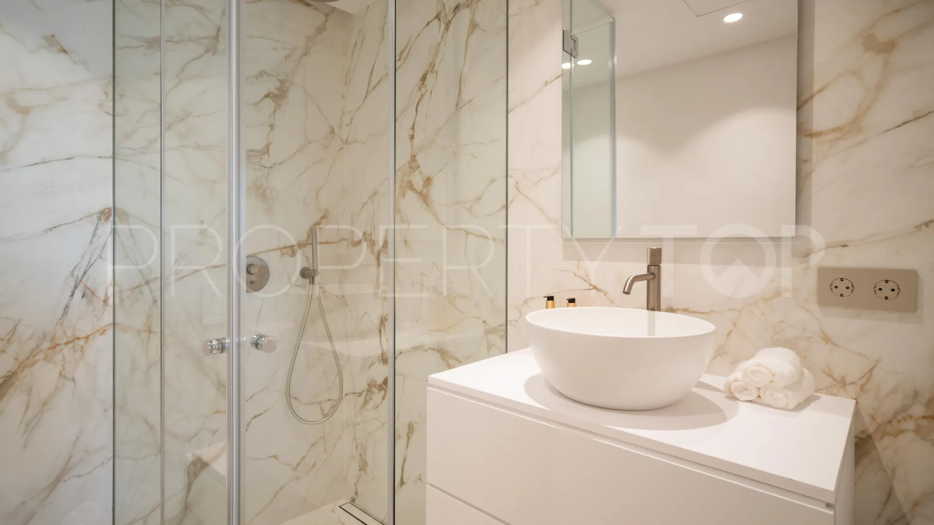 Buy Marina Puente Romano apartment with 3 bedrooms