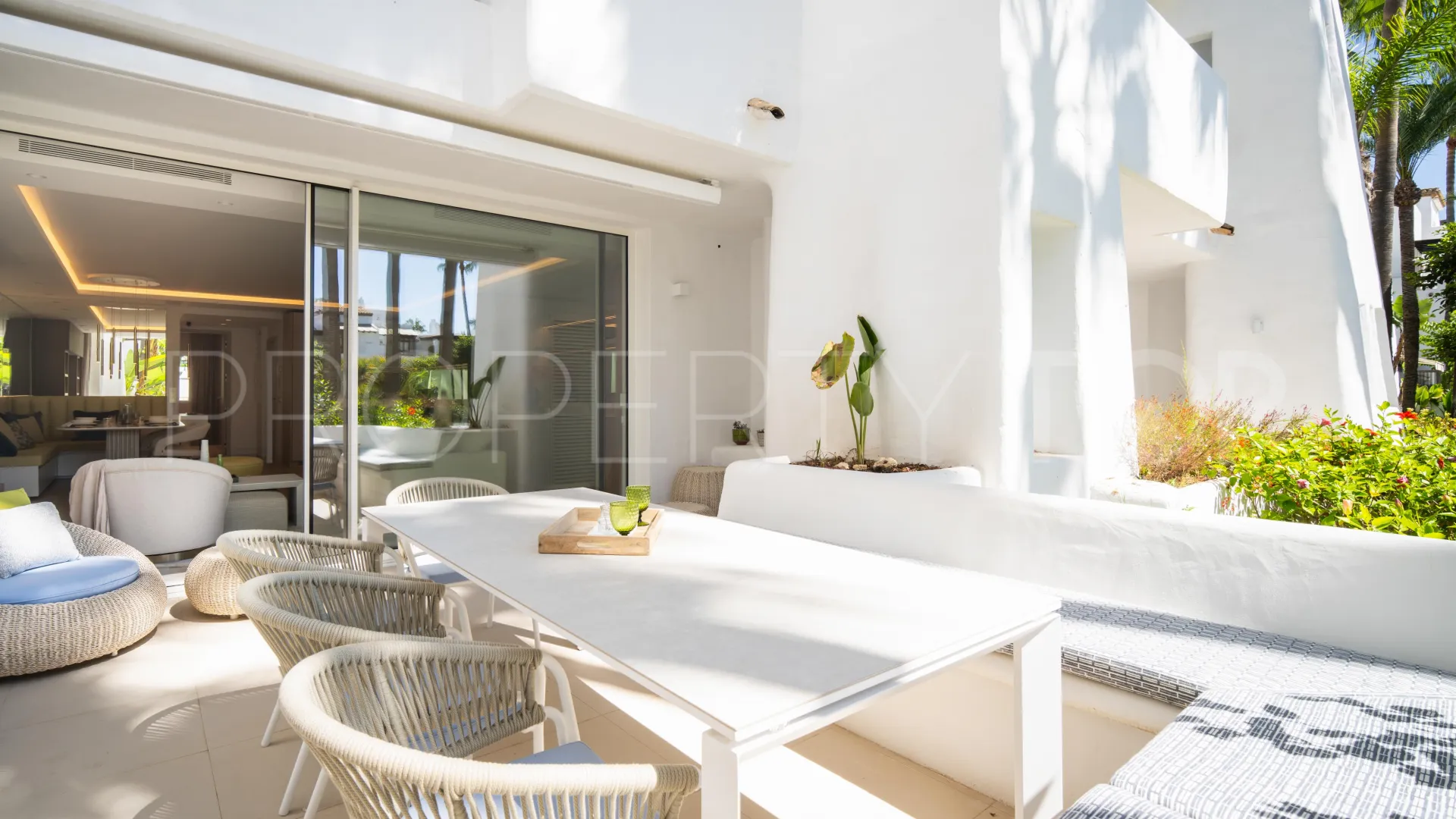 Buy Marina Puente Romano apartment with 3 bedrooms