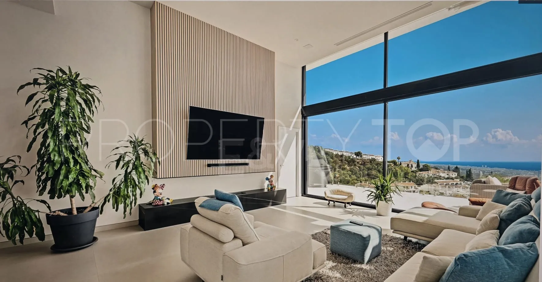 For sale Los Altos de los Monteros villa