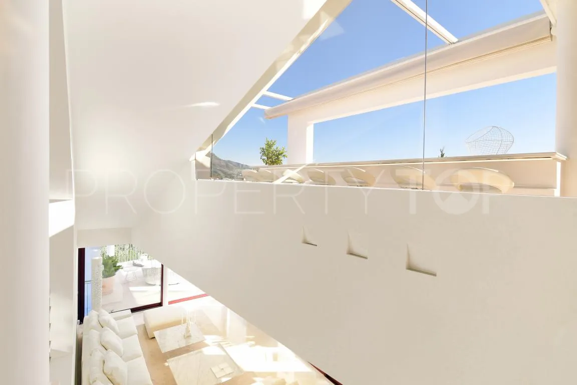 Villa en venta con 7 dormitorios en Nueva Andalucia