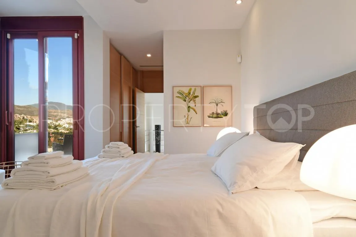 Villa en venta con 7 dormitorios en Nueva Andalucia