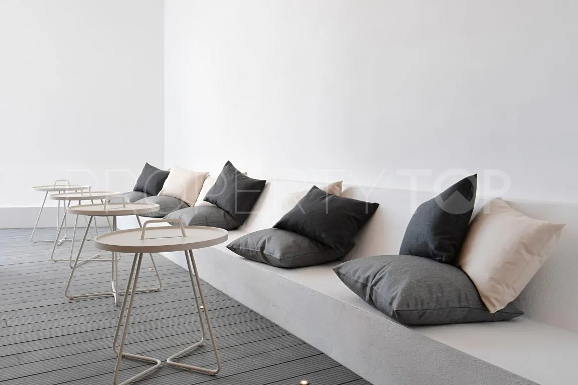 Villa en venta con 7 dormitorios en Nueva Andalucia