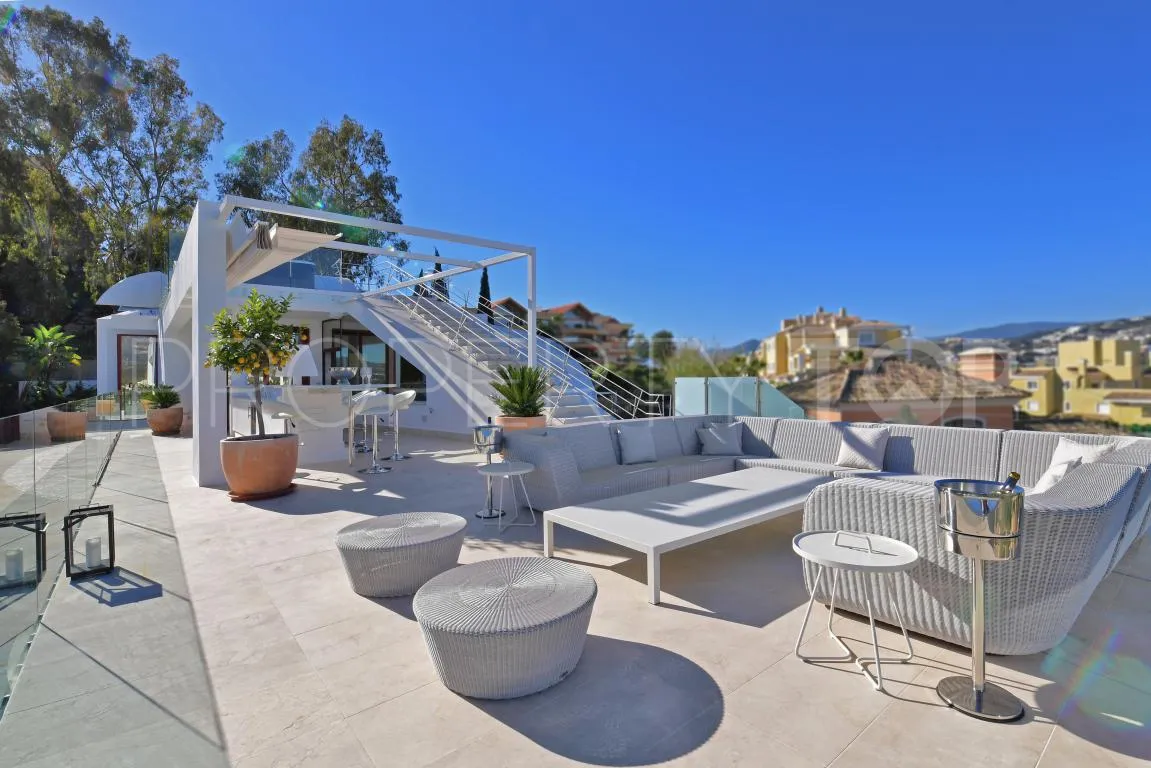 Villa en venta con 7 dormitorios en Nueva Andalucia
