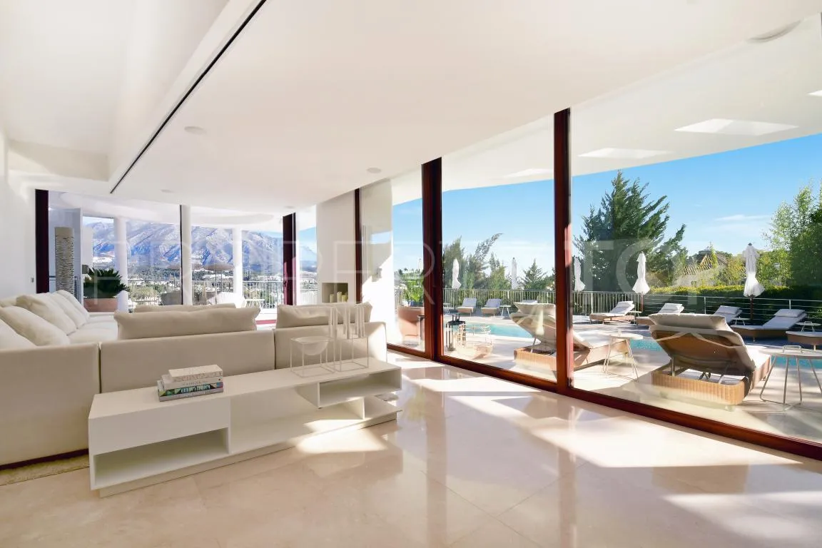 Villa en venta con 7 dormitorios en Nueva Andalucia