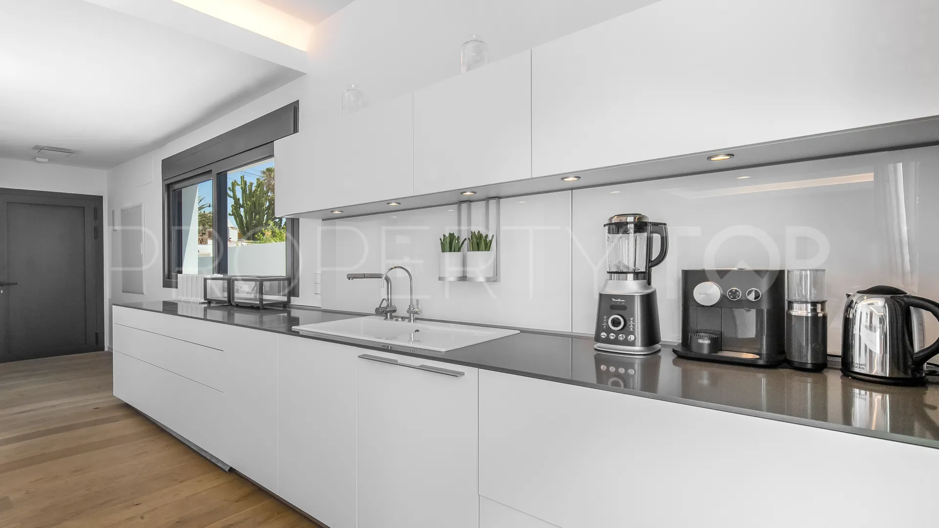 Costabella, villa con 6 dormitorios a la venta