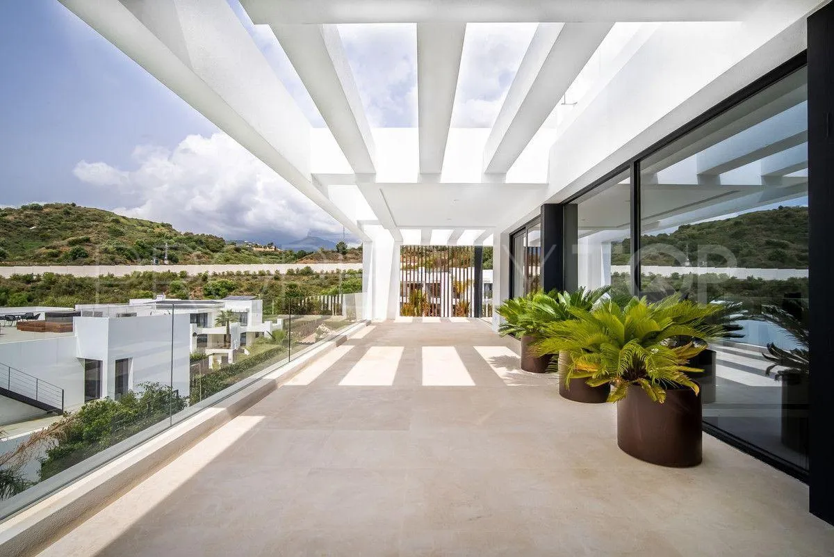 For sale 6 bedrooms villa in Nueva Andalucia
