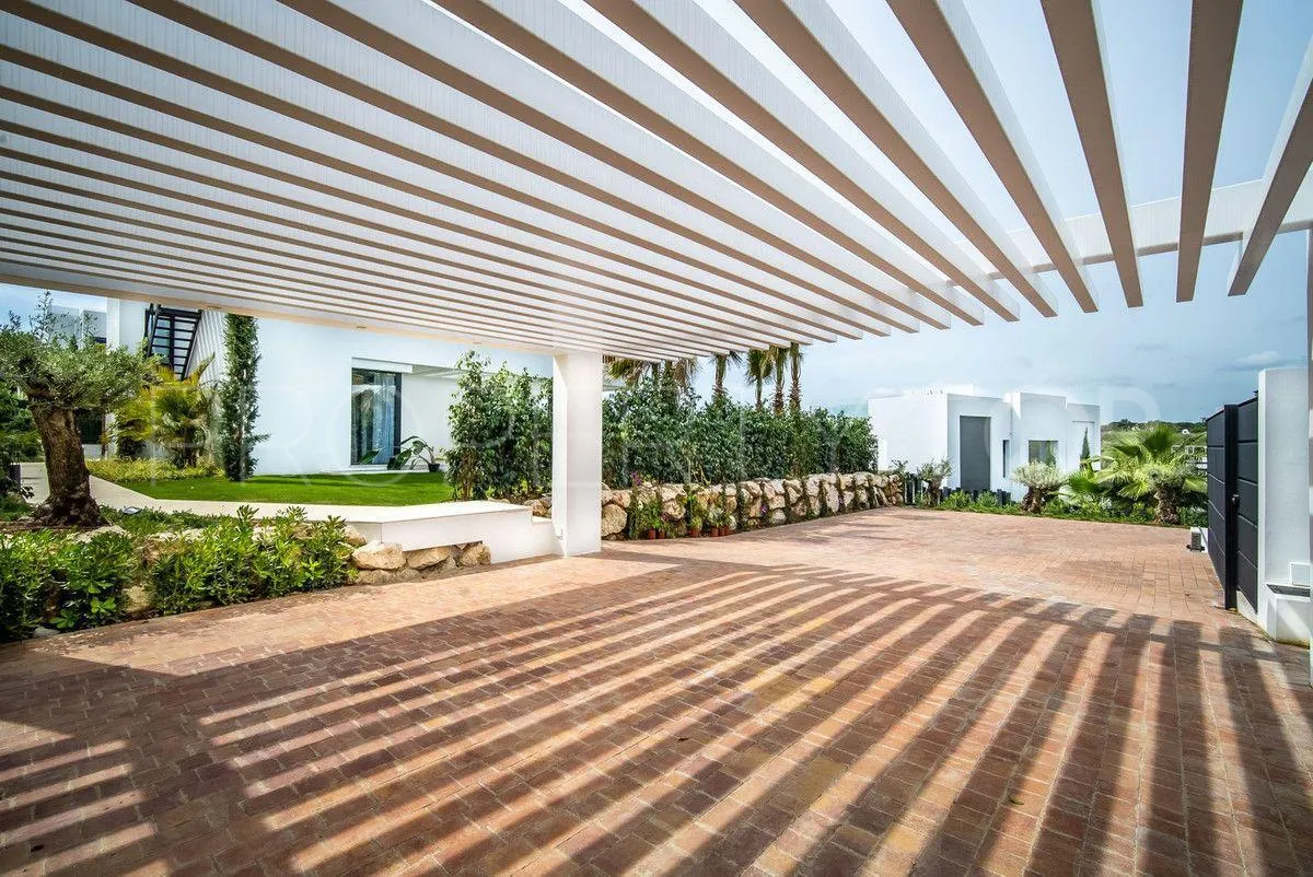 For sale 6 bedrooms villa in Nueva Andalucia