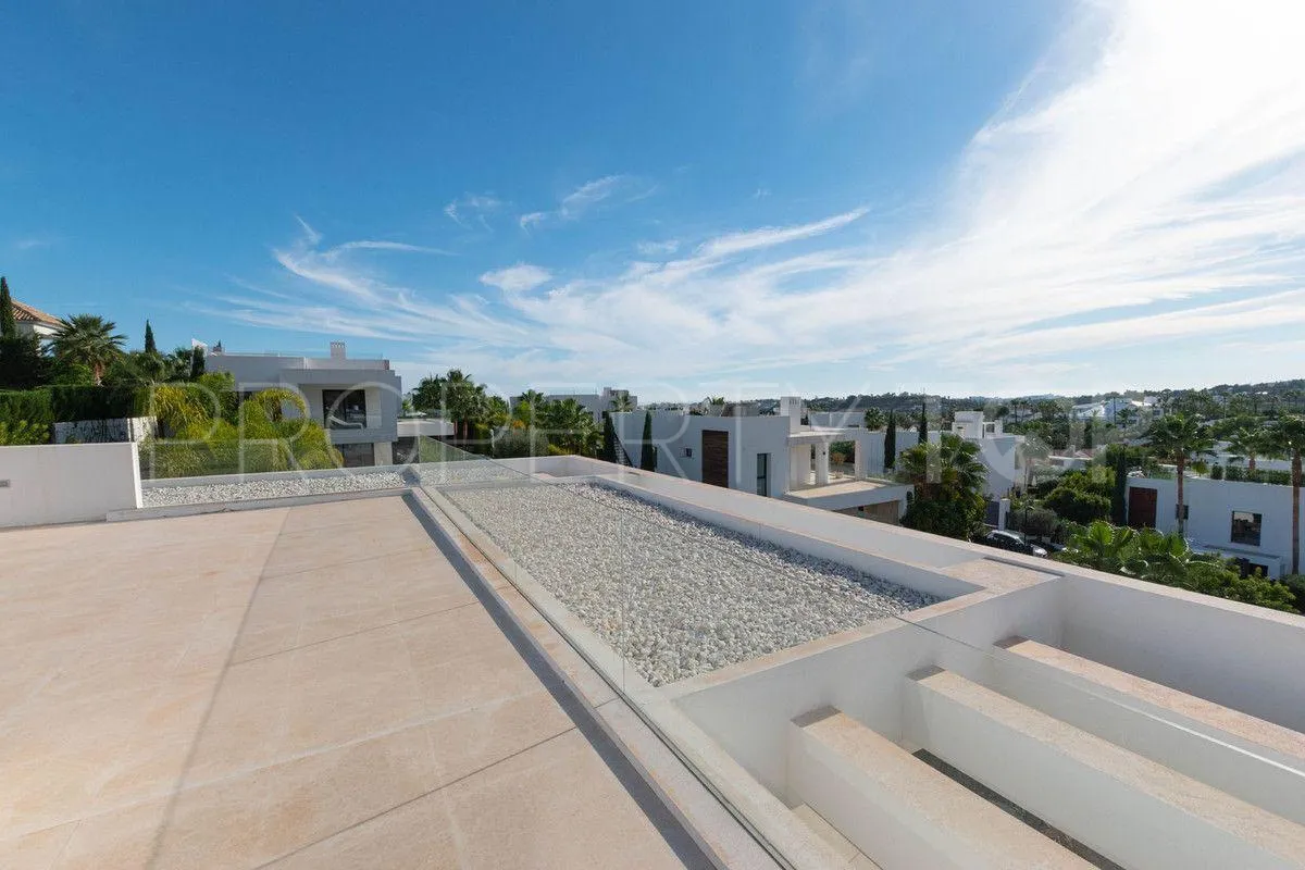 For sale 6 bedrooms villa in Nueva Andalucia