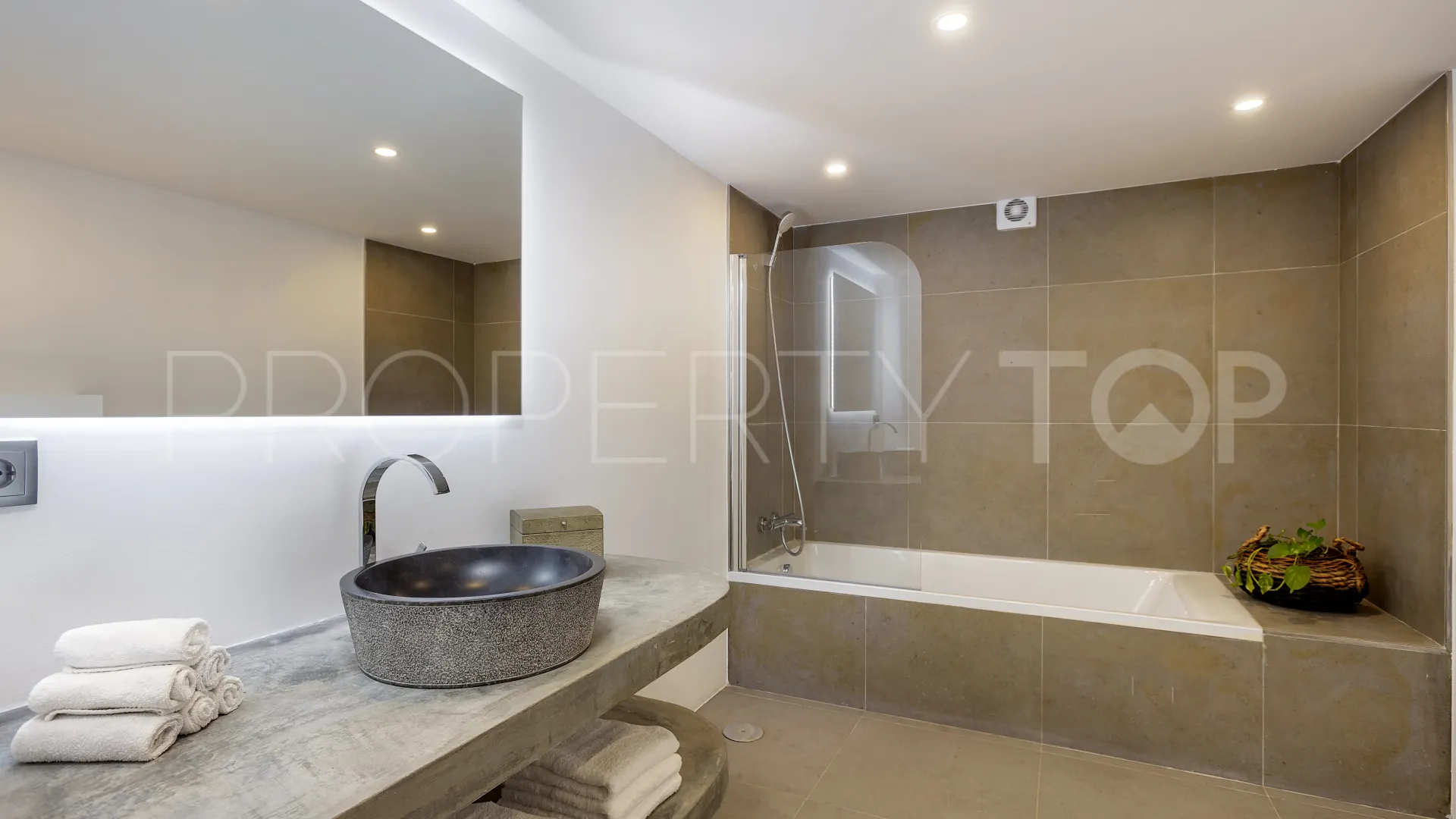 4 bedrooms villa in Nueva Atalaya for sale