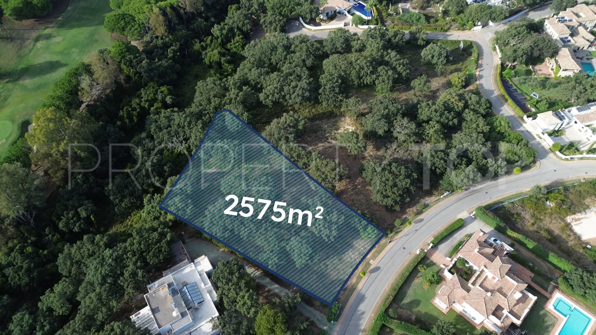 Plot for sale in San Roque Club