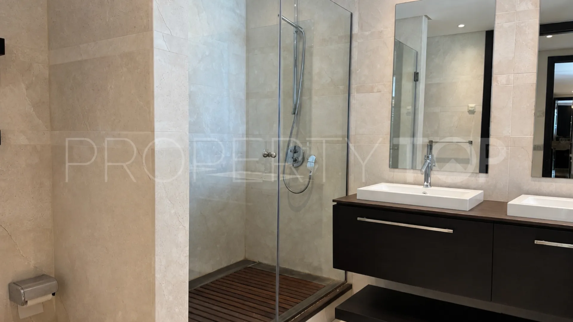 Comprar apartamento planta baja de 3 dormitorios en Hacienda de Valderrama