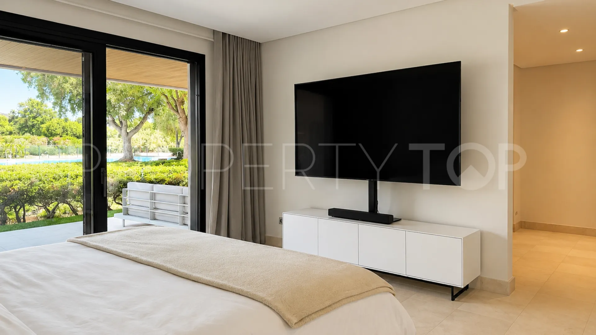 Comprar apartamento planta baja de 3 dormitorios en Hacienda de Valderrama
