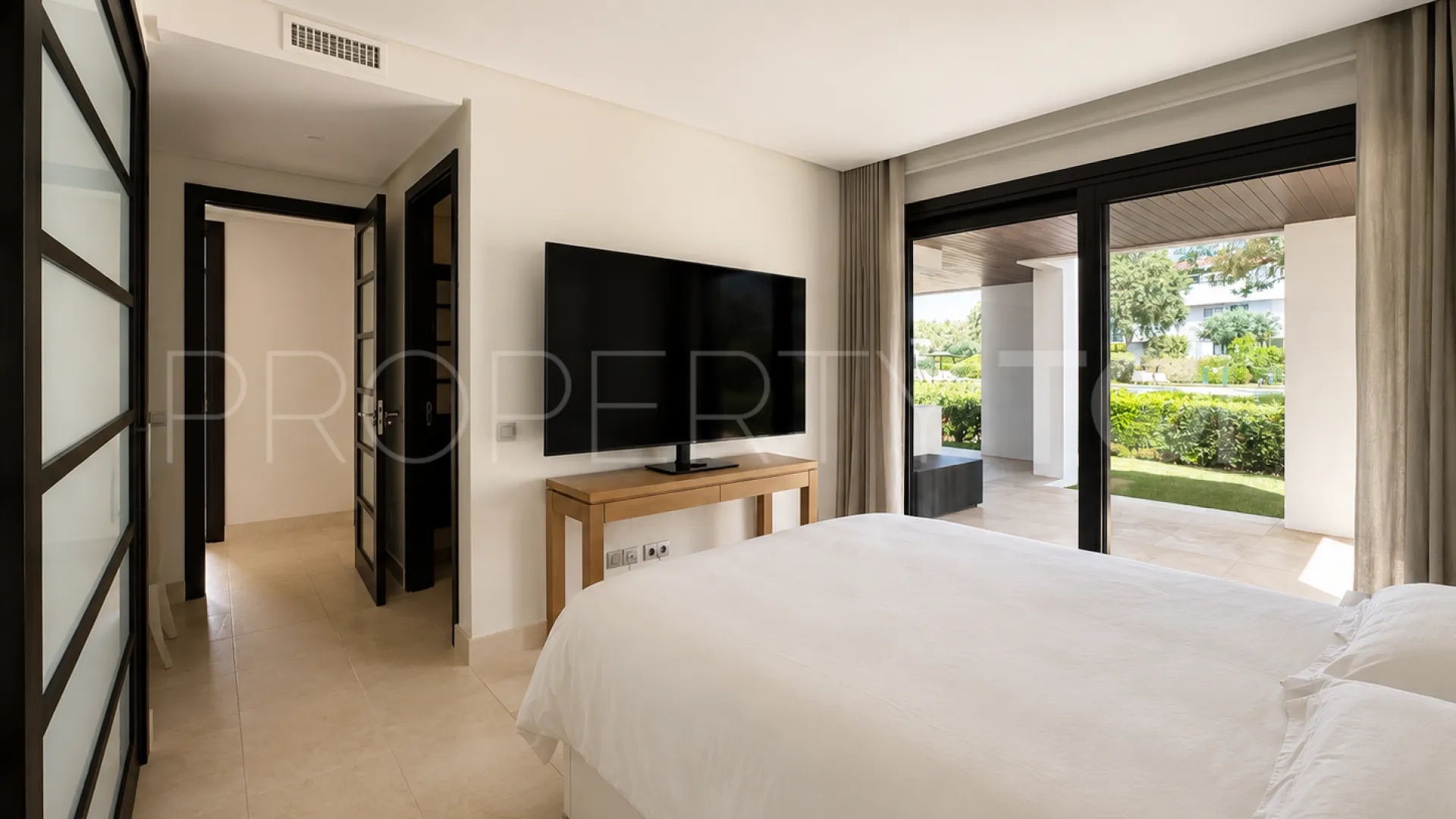 Comprar apartamento planta baja de 3 dormitorios en Hacienda de Valderrama