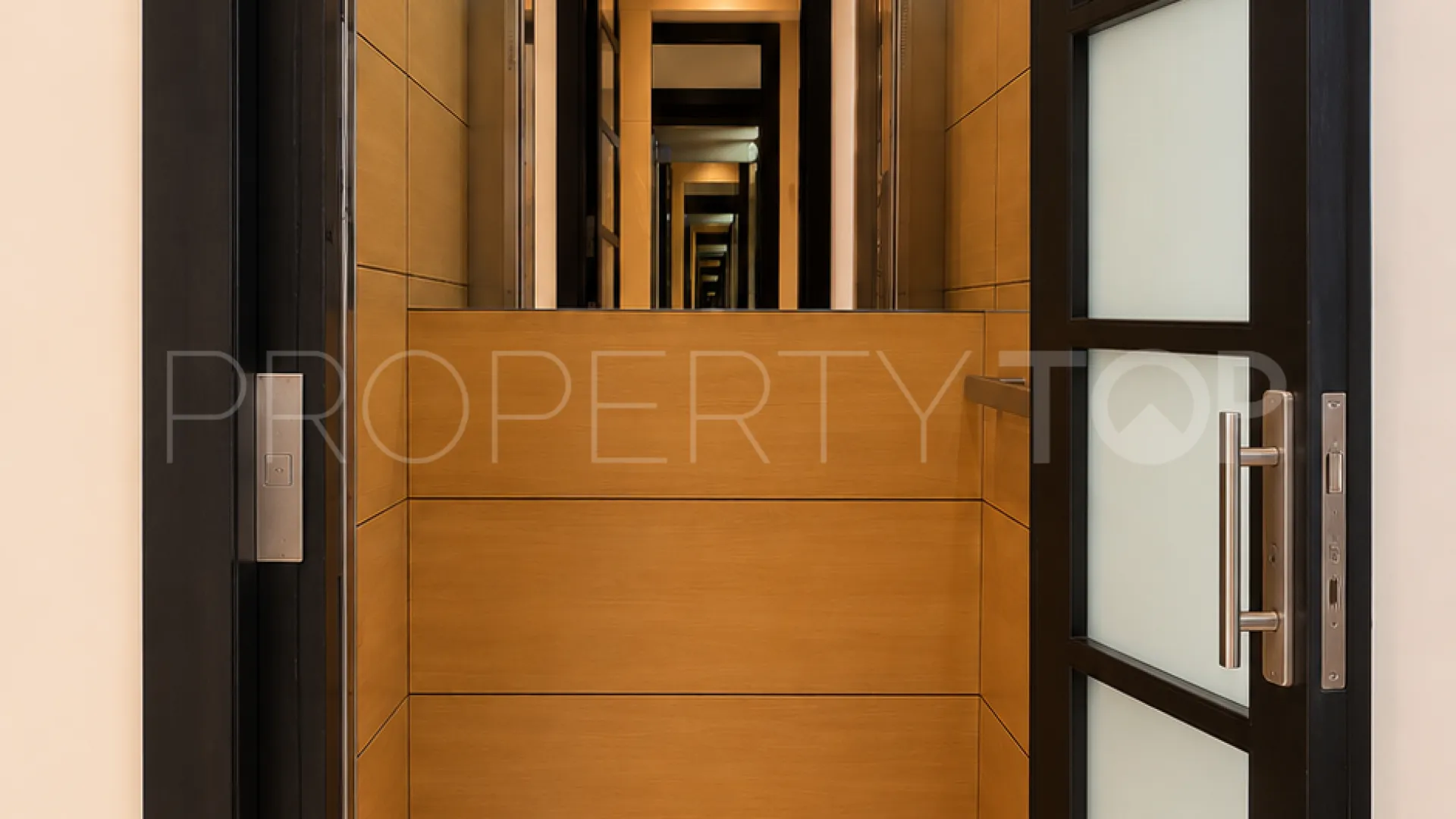 Comprar apartamento planta baja de 3 dormitorios en Hacienda de Valderrama