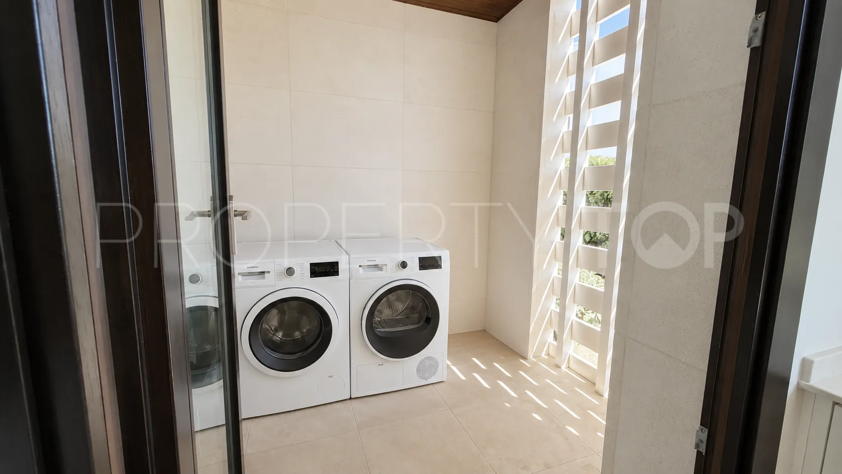 Comprar apartamento planta baja de 3 dormitorios en Hacienda de Valderrama