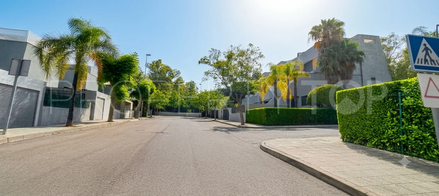 San Enrique de Guadiaro town house for sale