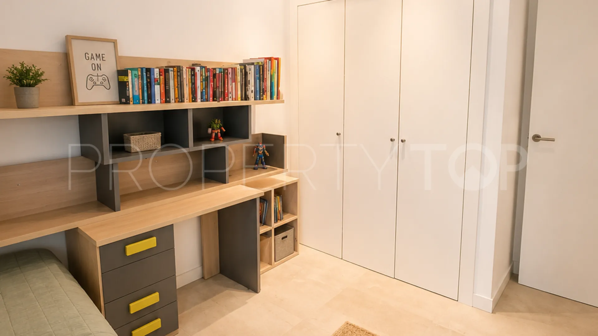 San Enrique de Guadiaro town house for sale