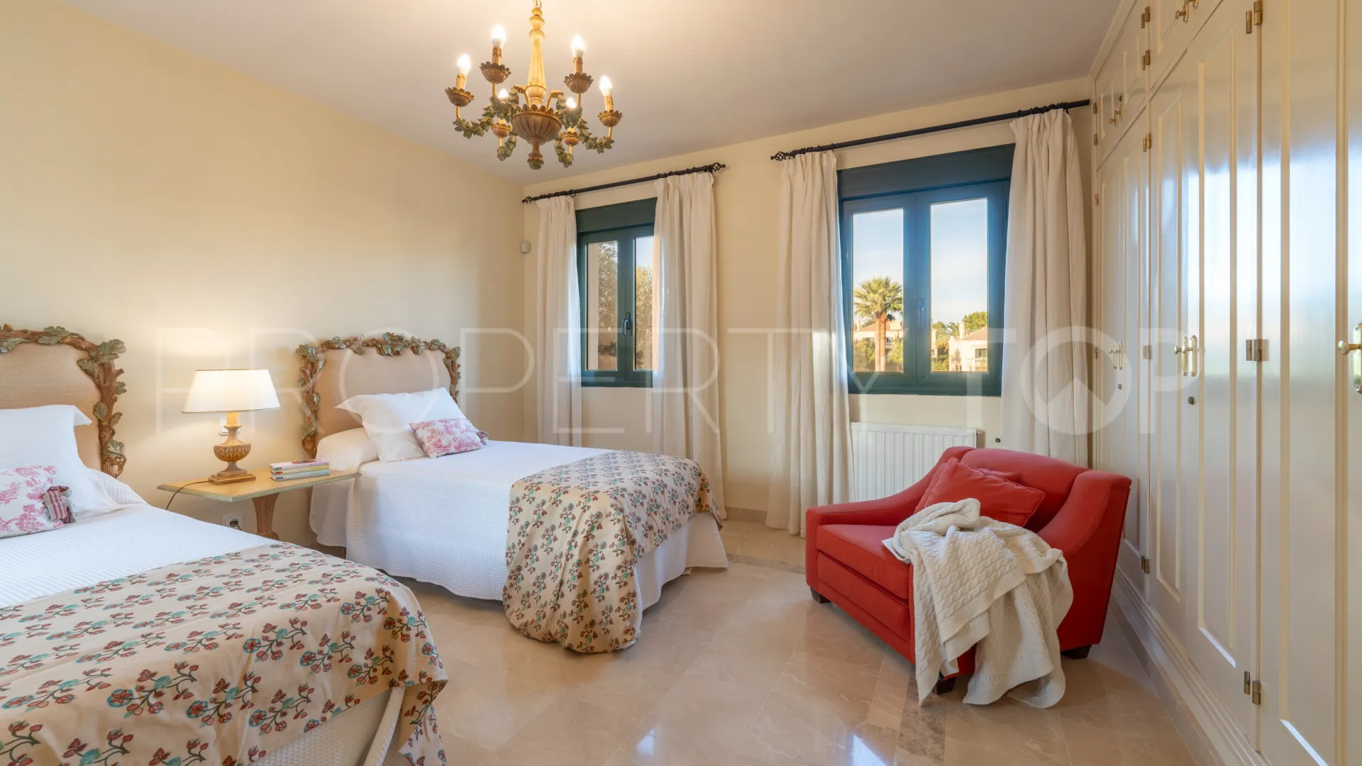 Pareado con 5 dormitorios en venta en Sotogolf