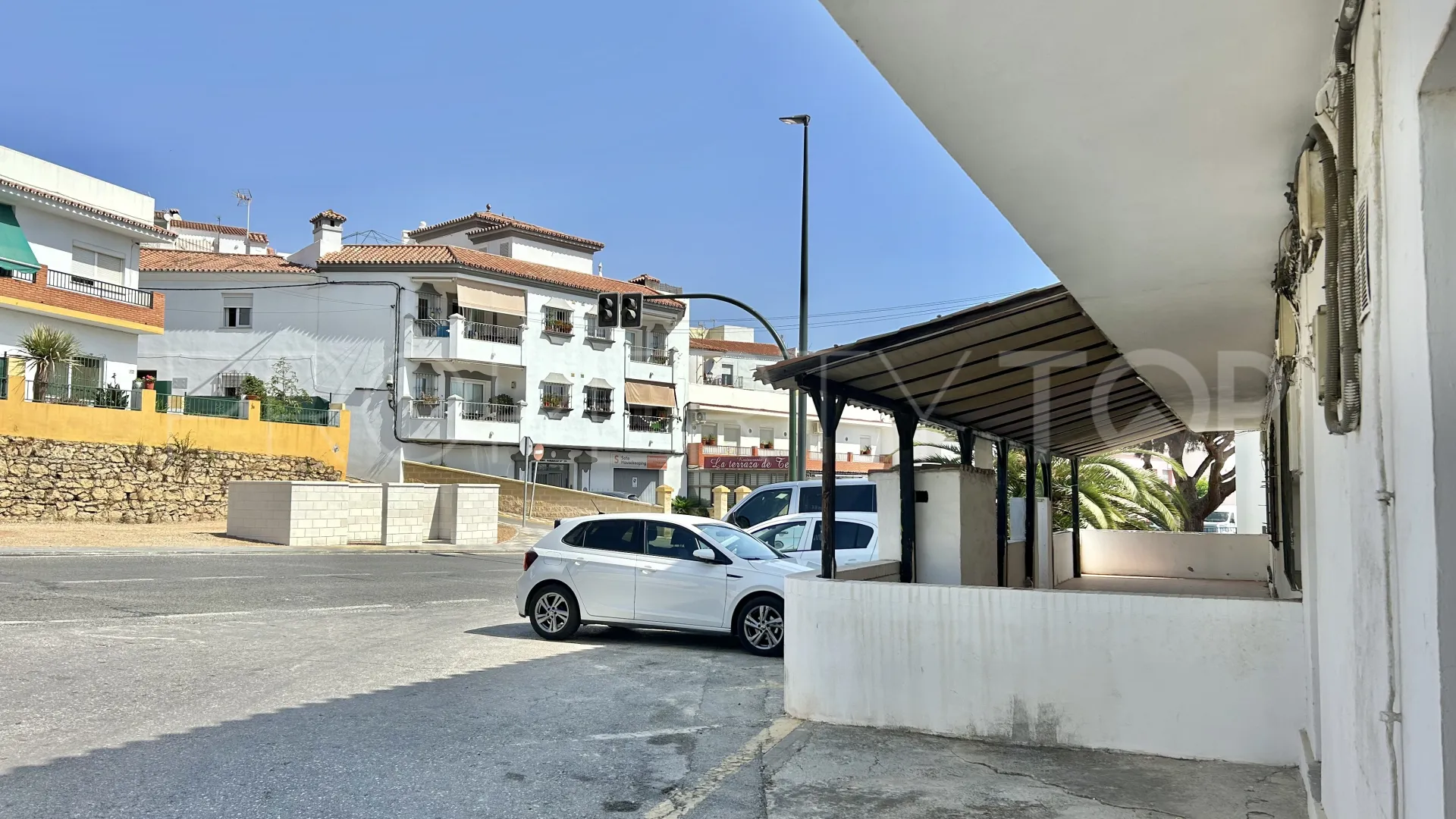 Comprar inversión con 6 dormitorios en Guadiaro
