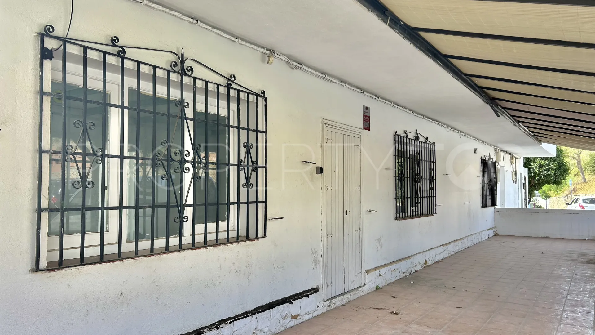 Comprar inversión con 6 dormitorios en Guadiaro