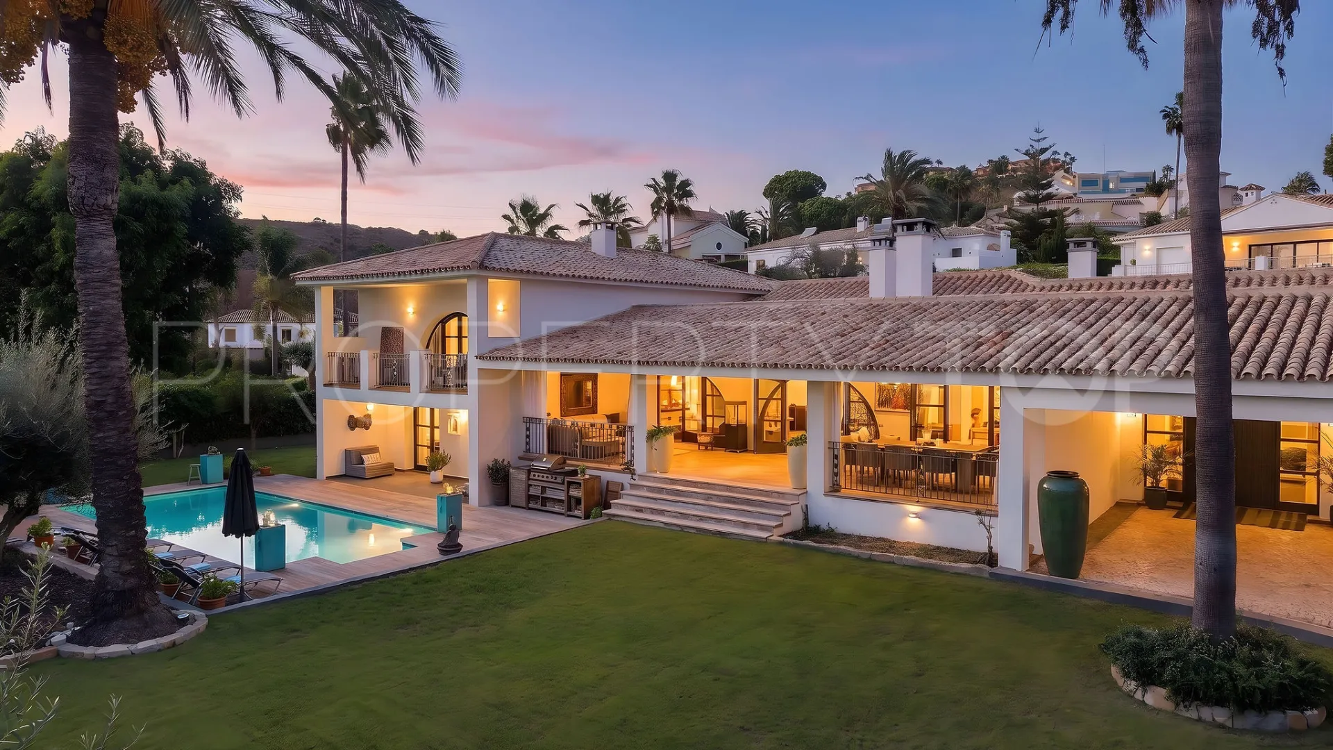 Buy villa in Paraiso Alto