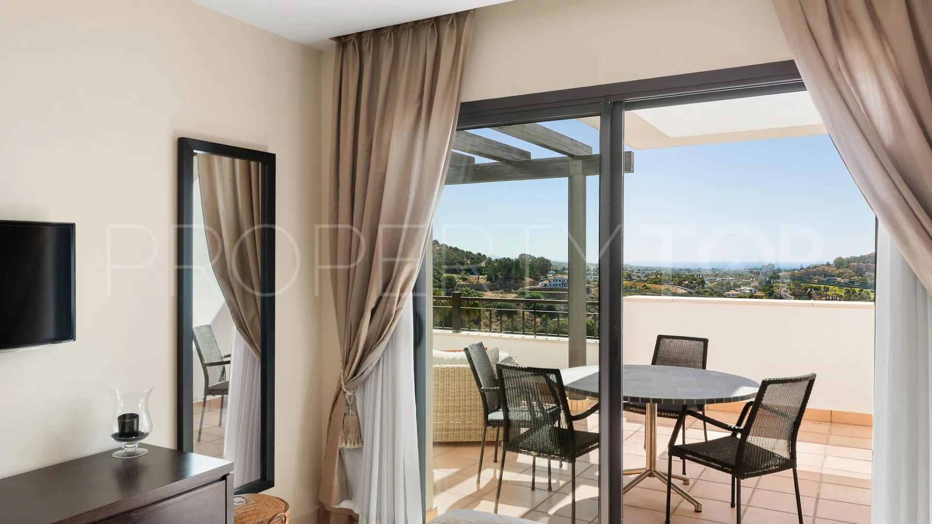 For sale penthouse in La Quinta Suites