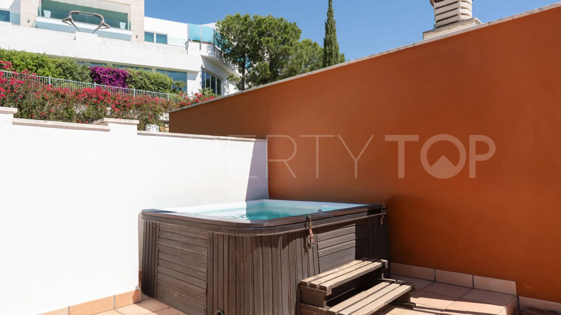 For sale penthouse in La Quinta Suites