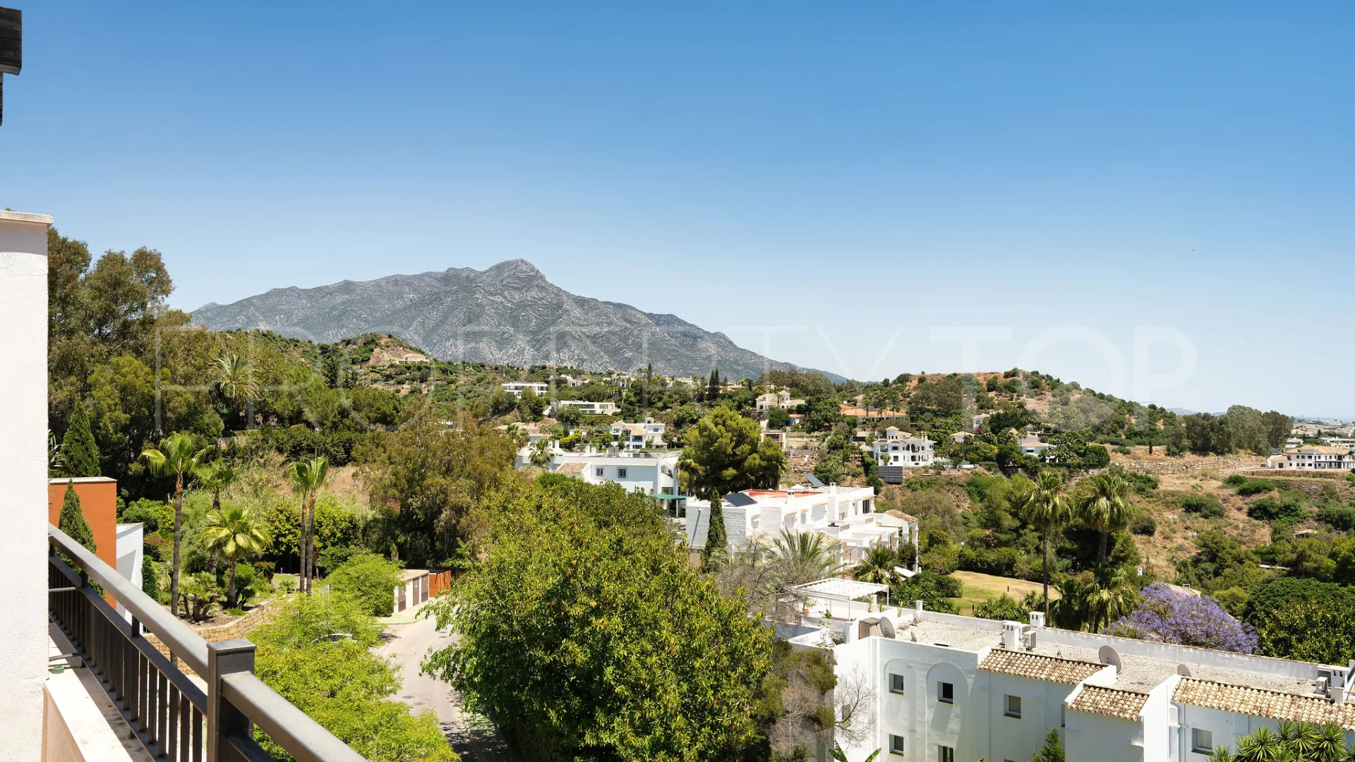 For sale penthouse in La Quinta Suites