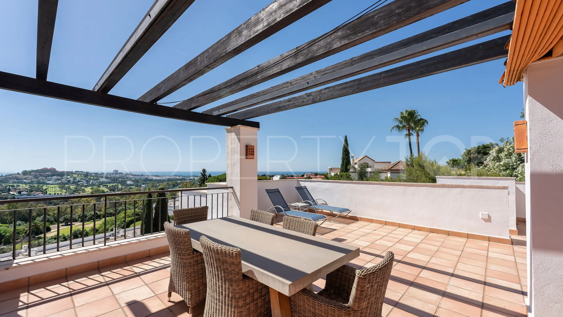 For sale penthouse in La Quinta Suites