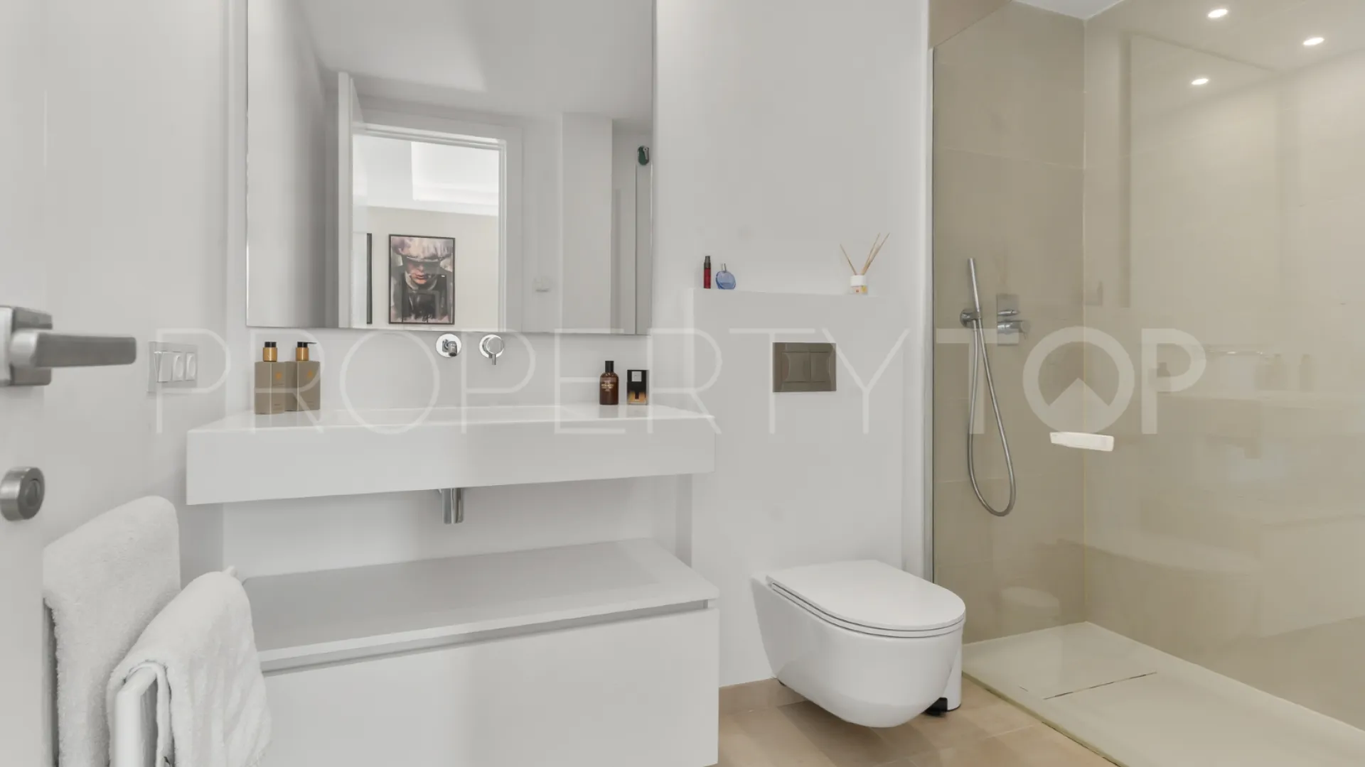 Ground floor apartment for sale in El Campanario Hills with 3 bedrooms