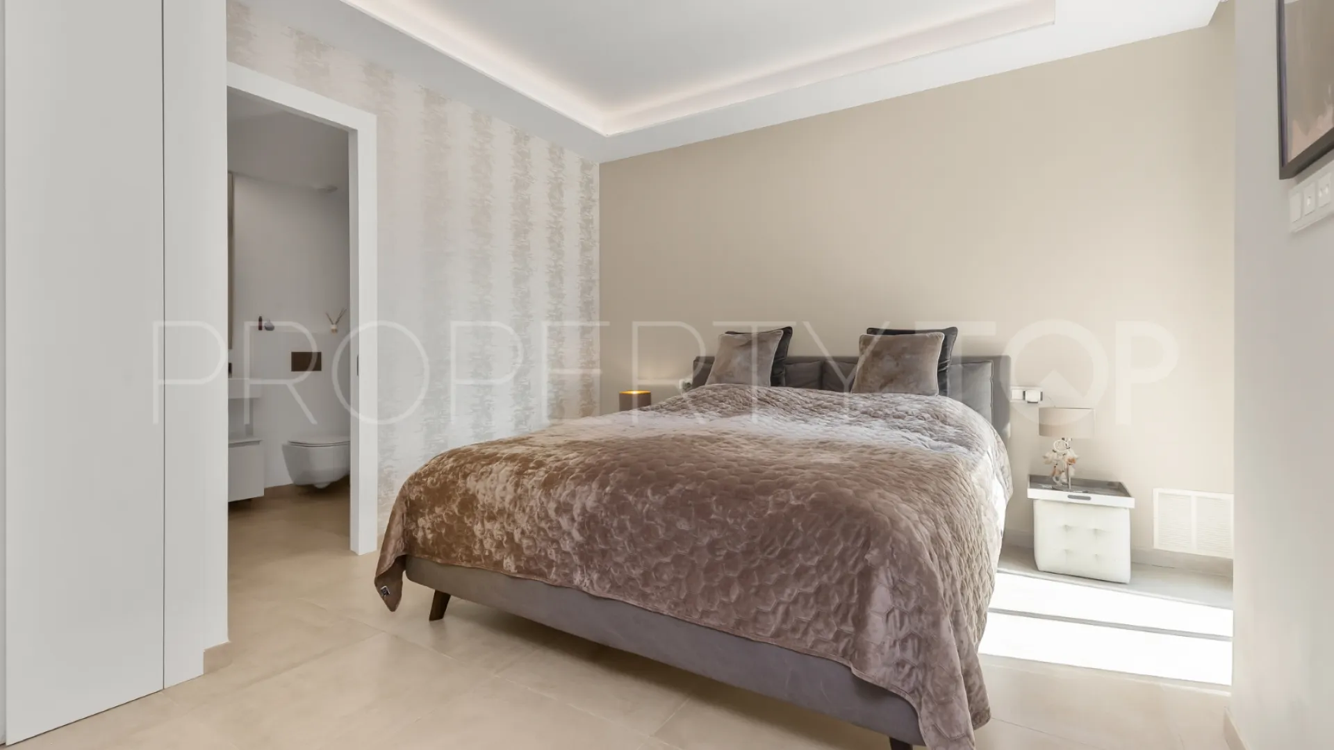 Ground floor apartment for sale in El Campanario Hills with 3 bedrooms