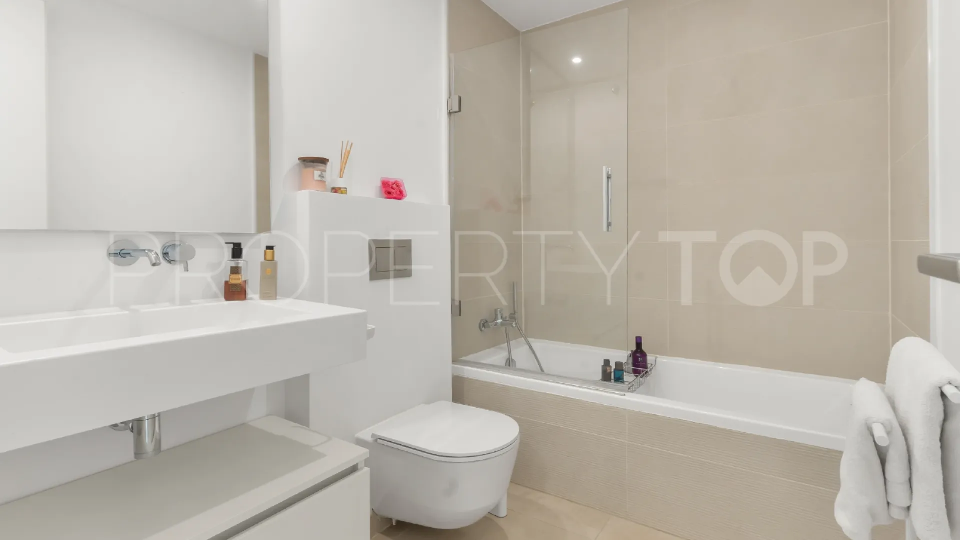 Ground floor apartment for sale in El Campanario Hills with 3 bedrooms