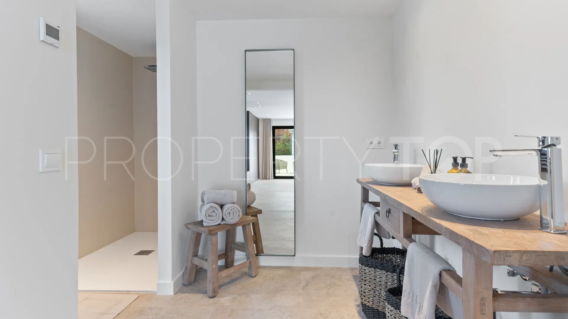 Casasola 5 bedrooms villa for sale