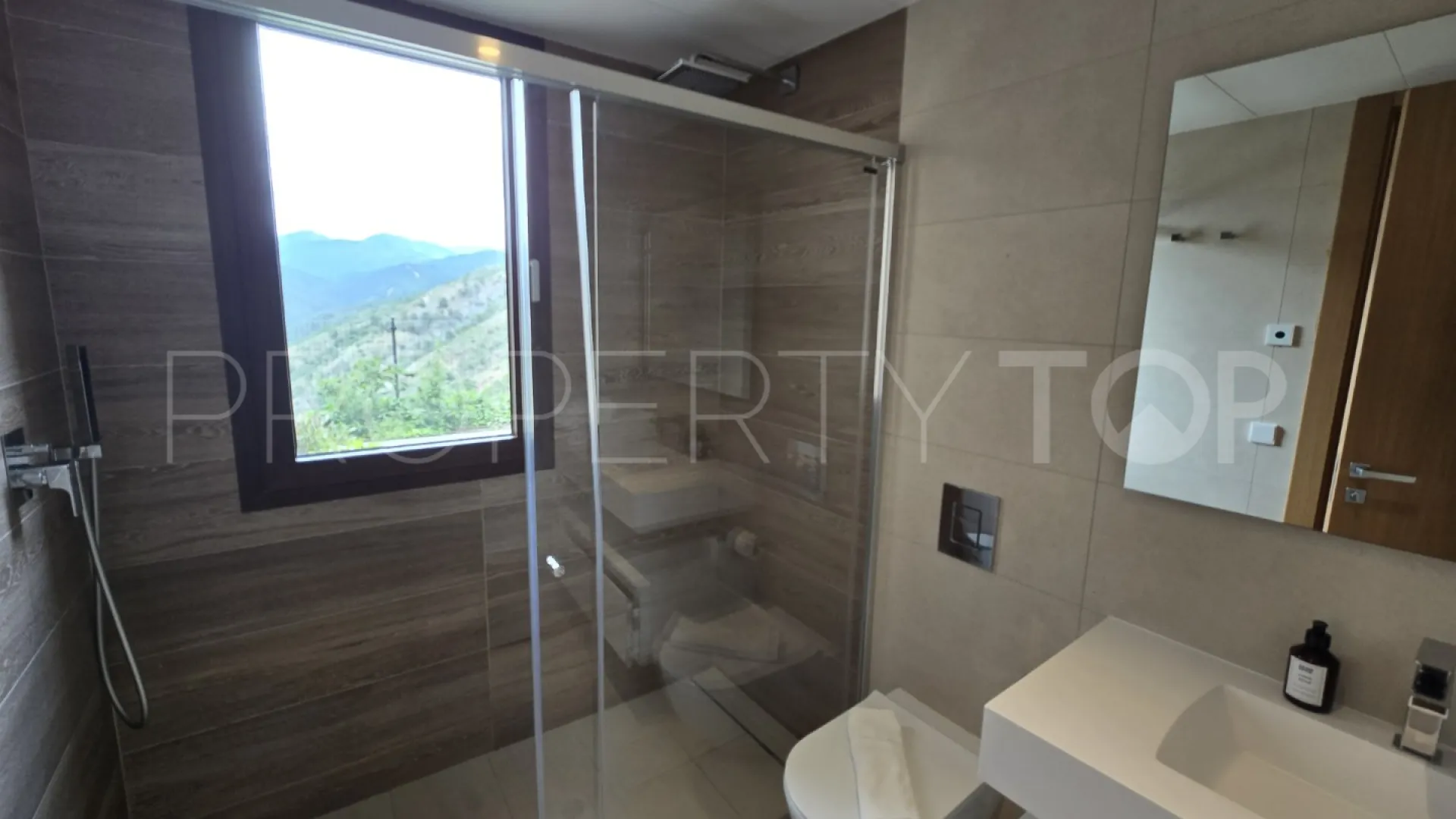 For sale Real de La Quinta ground floor apartment with 3 bedrooms