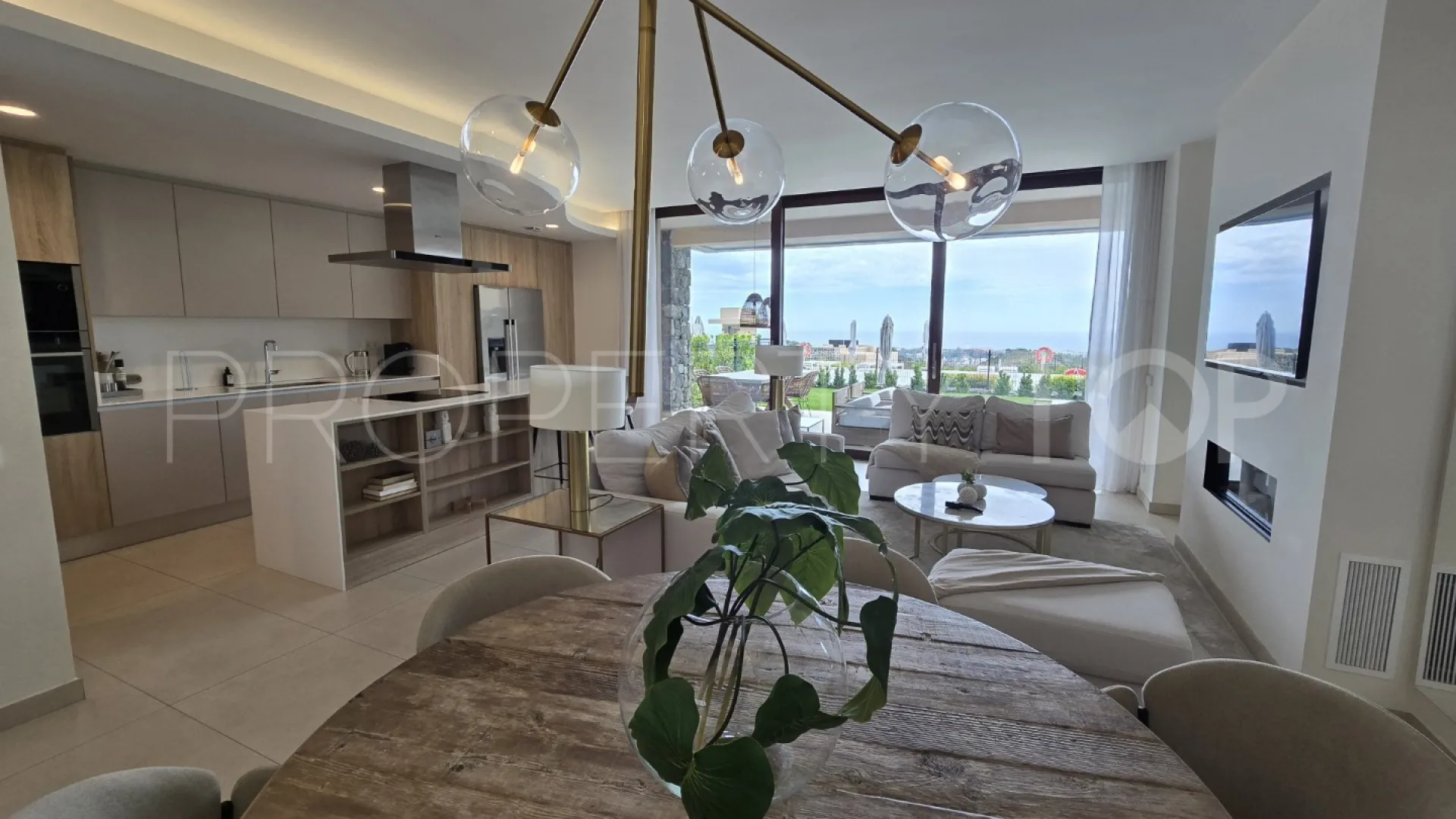 For sale Real de La Quinta ground floor apartment with 3 bedrooms