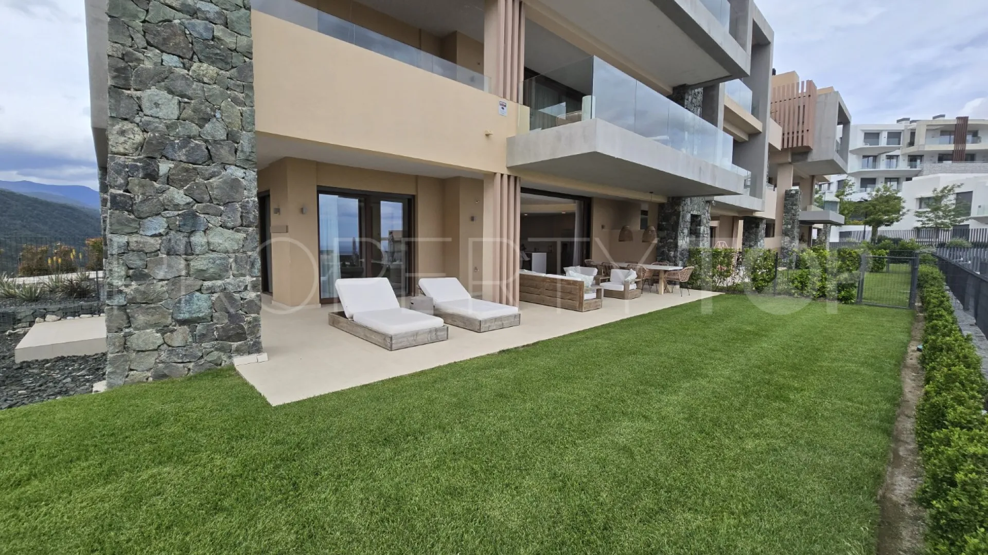 For sale Real de La Quinta ground floor apartment with 3 bedrooms