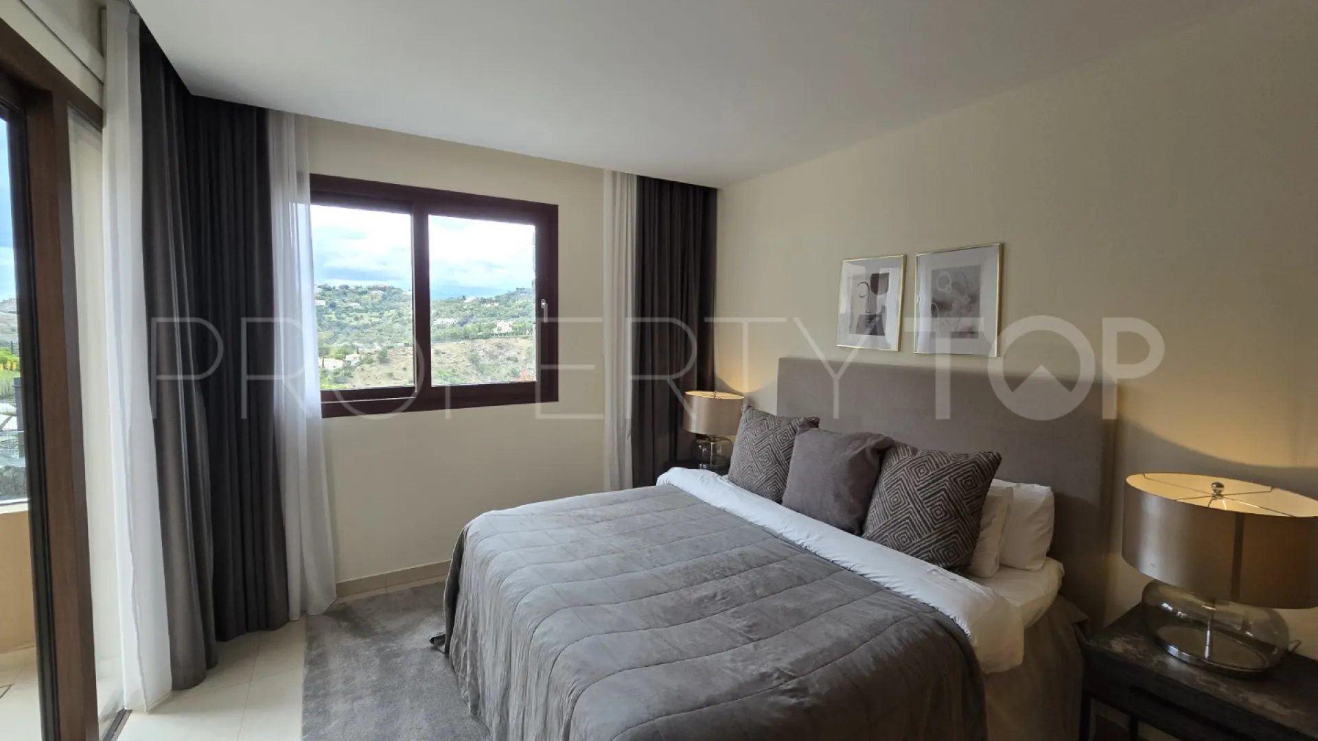 For sale Real de La Quinta ground floor apartment with 3 bedrooms